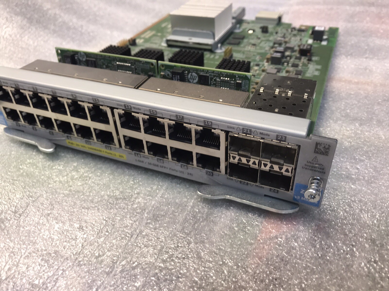 Модуль HPE Aruba J9990A —  10/100/1000BASE-T PoE+ / 4- 1G/10GbE SFP+ MACsec v3 zl2 (2)
